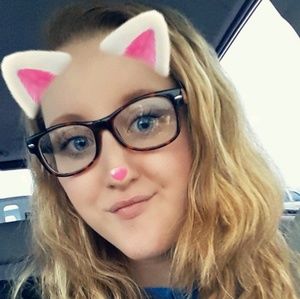 Meet your Posher, Caroline